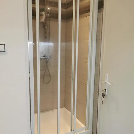 Modry Apartman, Racianska 29, *